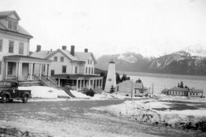Both the officers and black enlisted enjoyed heated barracks, a regular bathroom with showers and a bed at Chilkoot. 1943.